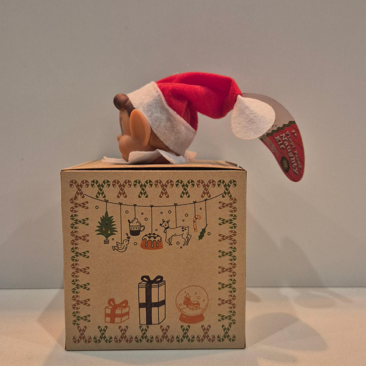 New style elf arrival box with elf